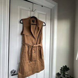 Sleeveless Tan Trench Coat XS